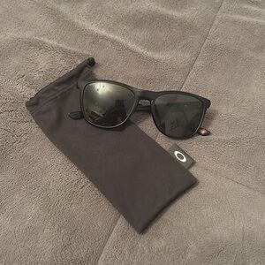 OO9340-2052 Oakley TRILLBE X Matte Black / Polarized 52-18-141